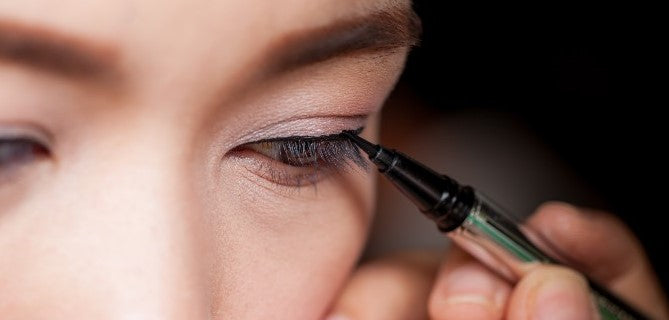 Don't make three mistakes when drawing eyeliner, the correct way to draw eyeliner